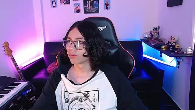 Snapshot of malik_harrison__ chatting on 03.18.25 malik harrison   online show from 03.18.25