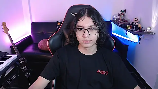 Snapshot of malik_harrison__ chatting on 03.22.25 malik harrison   online show from 03.22.25