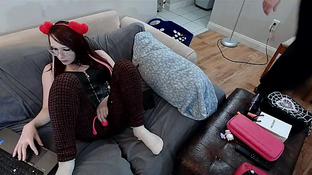 EmoDream1998 online show from 02.14.25