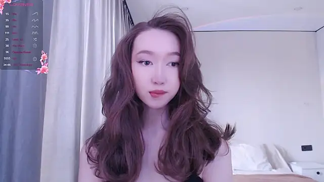 Snapshot of _luna_022 chatting on 01.04.25 luna 022 online show from 01.04.25