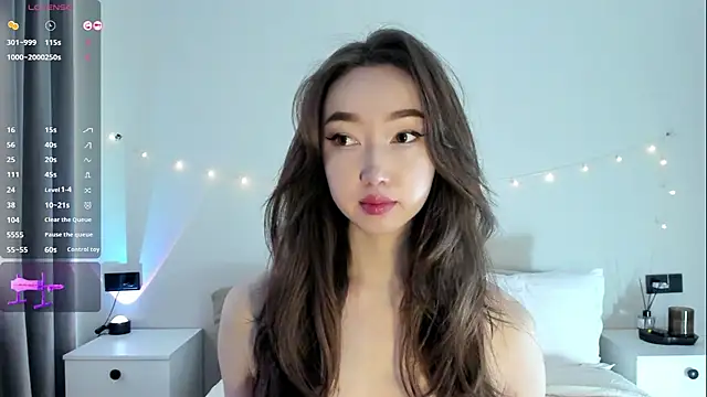 Snapshot of _luna_022 chatting on 09.25.25 luna 022 online show from 09.25.25