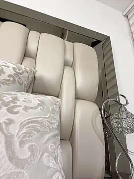 Snapshot of ALISSON_FOXXX1 chatting on 12.22.25 ALISSON FOXXX1 online show from 12.22.25