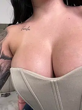 Snapshot of ALISSON_FOXXX1 chatting on 02.13.26 ALISSON FOXXX1 online show from 02.13.26