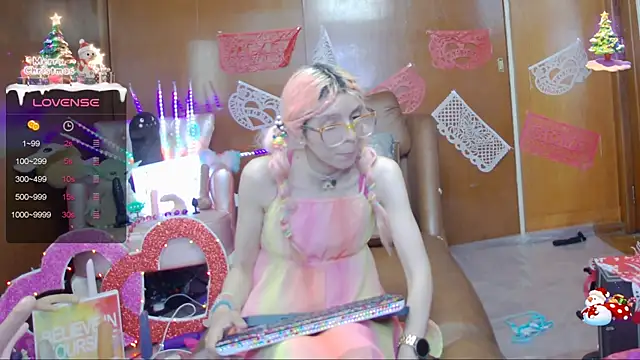 Skinygirl online show from 02.18.25