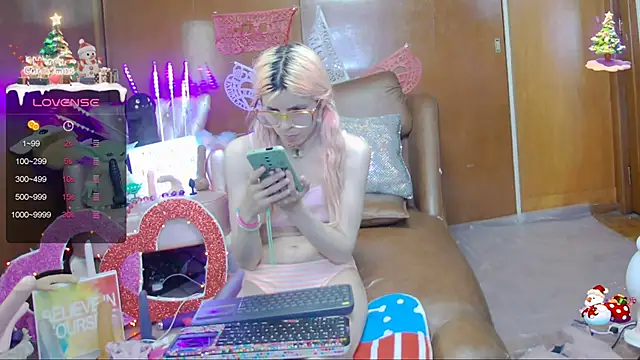 Skinygirl online show from 02.26.25