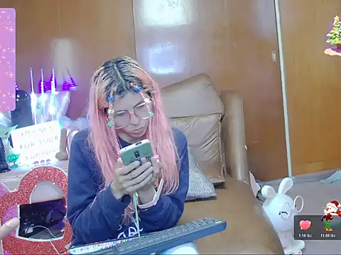 Skinygirl online show from 10.19.25