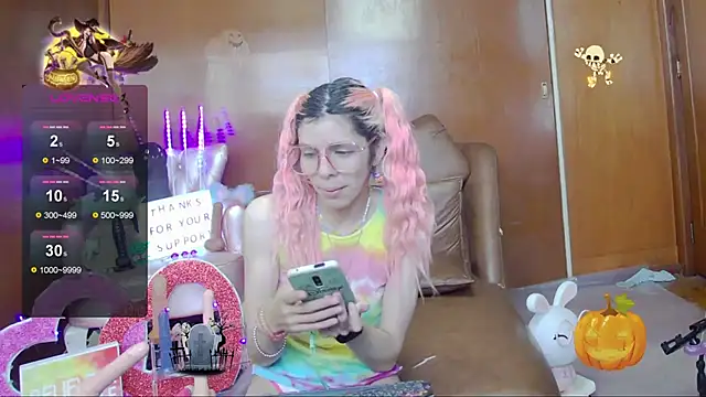 Skinygirl online show from 11.02.25