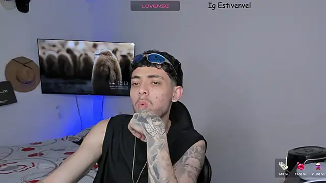 Snapshot of steve_latin chatting on 11.12.25 steve latin online show from 11.12.25