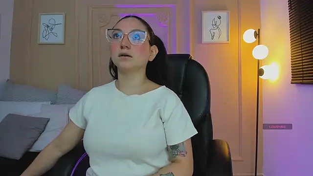 lucy neil online show from 02.05.26