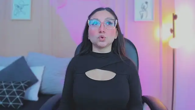 lucy neil online show from 03.31.26