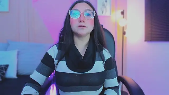 lucy neil online show from 04.07.26