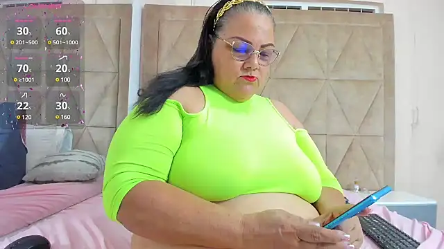 mommy cute online show from 02.23.25