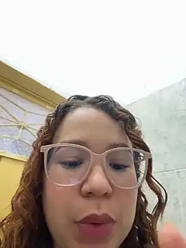 Snapshot of Lucyklein2022 chatting on 02.01.26 Lucyklein2022 online show from 02.01.26