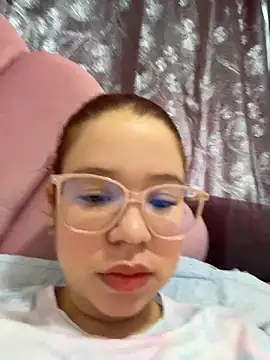 Snapshot of Lucyklein2022 chatting on 03.13.26 Lucyklein2022 online show from 03.13.26