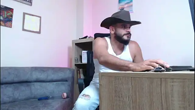 Snapshot of cowboyht chatting on 05.06.26 cowboyht online show from 05.06.26