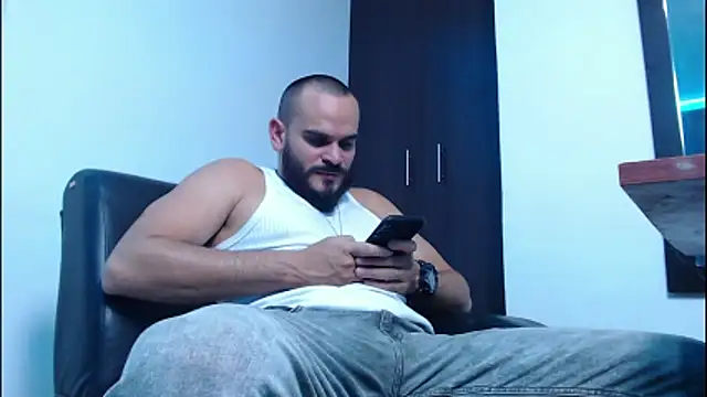 Snapshot of cowboyht chatting on 05.28.26 cowboyht online show from 05.28.26