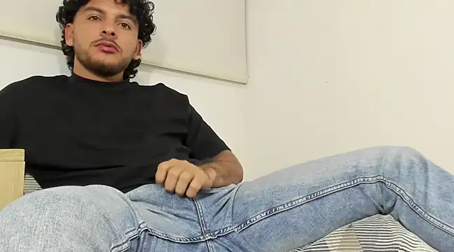 tuyo1995 online show from 02.22.25