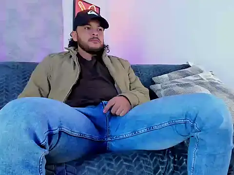 tuyo1995 online show from 11.11.25