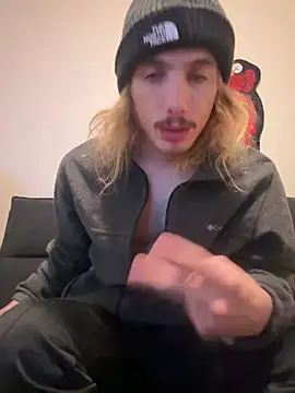 Snapshot of trippyski chatting on 12.29.24 trippyski online show from 12.29.24