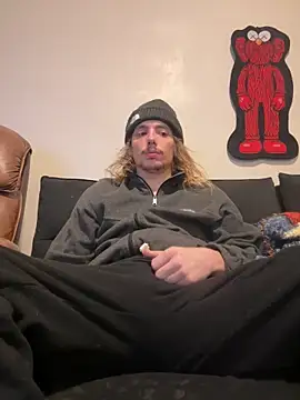 Snapshot of trippyski chatting on 02.08.25 trippyski online show from 02.08.25