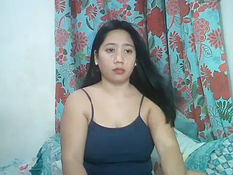 LOVENAYRA1 online show from 06.18.26