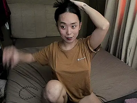 MissAyaCollins online show from 04.20.26