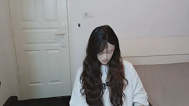 QiuPeiPeimmm online show from 11.05.25