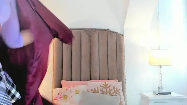 Emma Torres   online show from 05.18.26