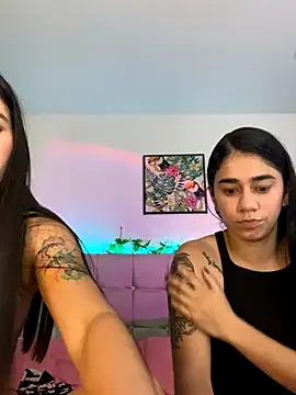Snapshot of Layla_Rachel chatting on 11.02.25 Layla Rachel online show from 11.02.25