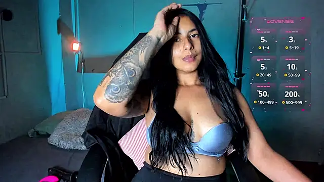 Snapshot of Desipleasure chatting on 10.04.25 Desipleasure online show from 10.04.25