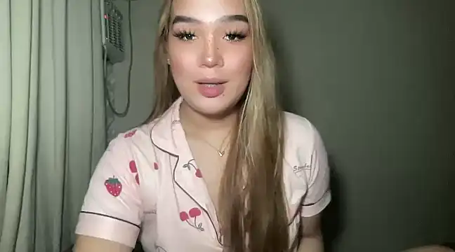 MissCataleyaxxx online show from 12.26.24