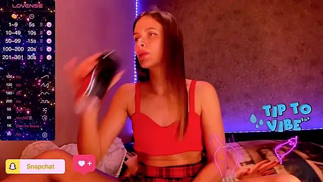 Snapshot of madina_taher chatting on 12.16.24 madina taher online show from 12.16.24