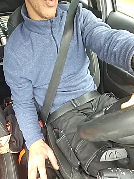 Snapshot of Xcoquinx chatting on 10.20.25 Xcoquinx online show from 10.20.25