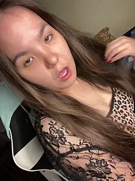 Snapshot of Var_Kiss chatting on 09.20.25 Var Kiss online show from 09.20.25