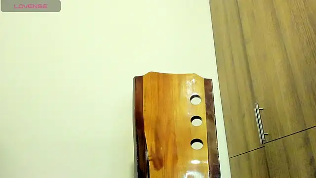 Bessie32 online show from 04.10.26