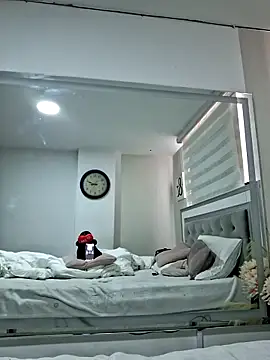 Doll Loren online show from 09.13.25