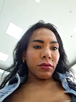 Doll Loren online show from 10.28.25