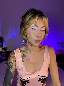 Cinamoonn online show from 10.11.25