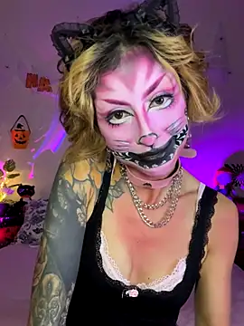 Cinamoonn online show from 10.24.25