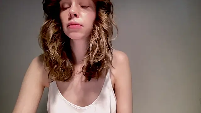 Nikki Mimimi online show from 12.15.24