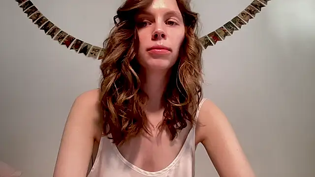 Nikki Mimimi online show from 02.05.25