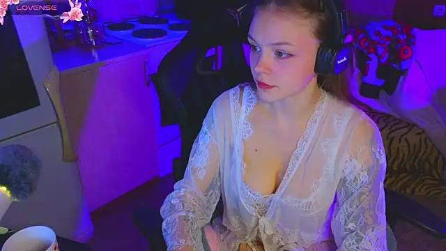 Snapshot of _D_Love_ chatting on 11.02.25  D Love  online show from 11.02.25