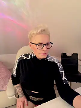 German Milf online show from 03.08.26