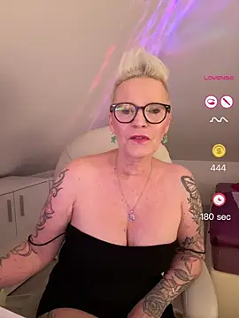 German Milf online show from 05.28.26