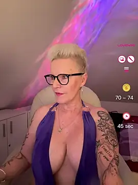 German Milf online show from 05.31.26