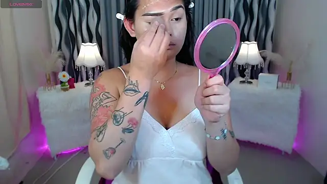 Snapshot of Ella_Fantasiax chatting on 10.01.25 Ella Fantasiax online show from 10.01.25