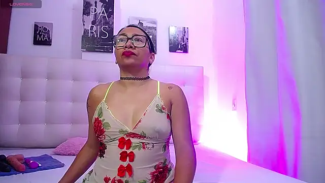 Snapshot of hornywife_ chatting on 03.12.25 hornywife  online show from 03.12.25