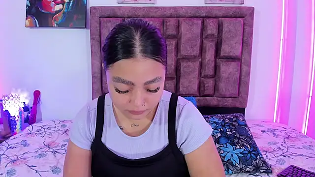 NaughtyAnaa online show from 10.17.25