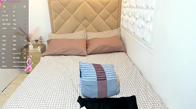 TsHeartXxx online show from 03.05.25