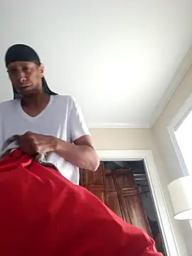 Snapshot of Vybezmaster chatting on 11.19.25 Vybezmaster online show from 11.19.25